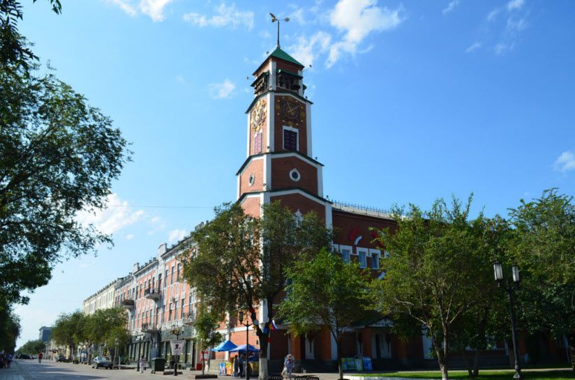 Башня с курантами