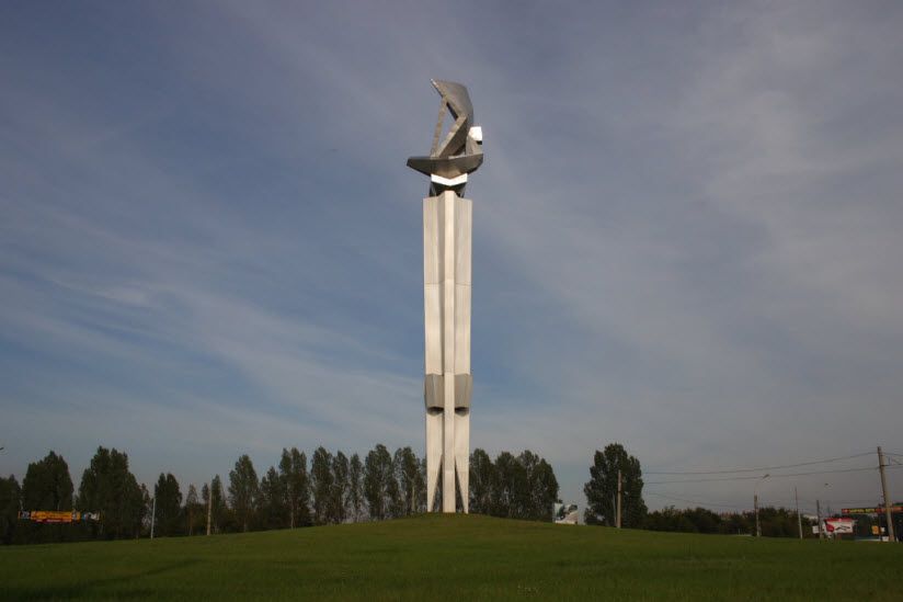 Стела «Ладья»