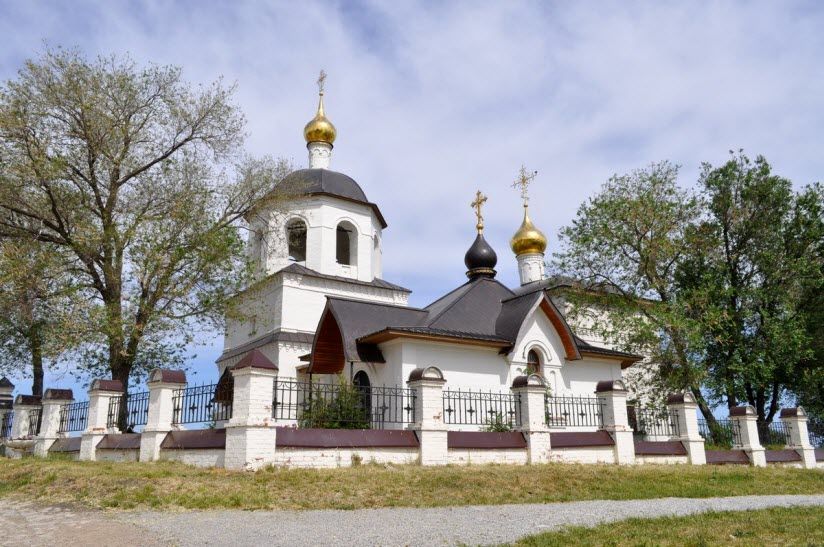 Церковь равноапостольных Константина и Елены