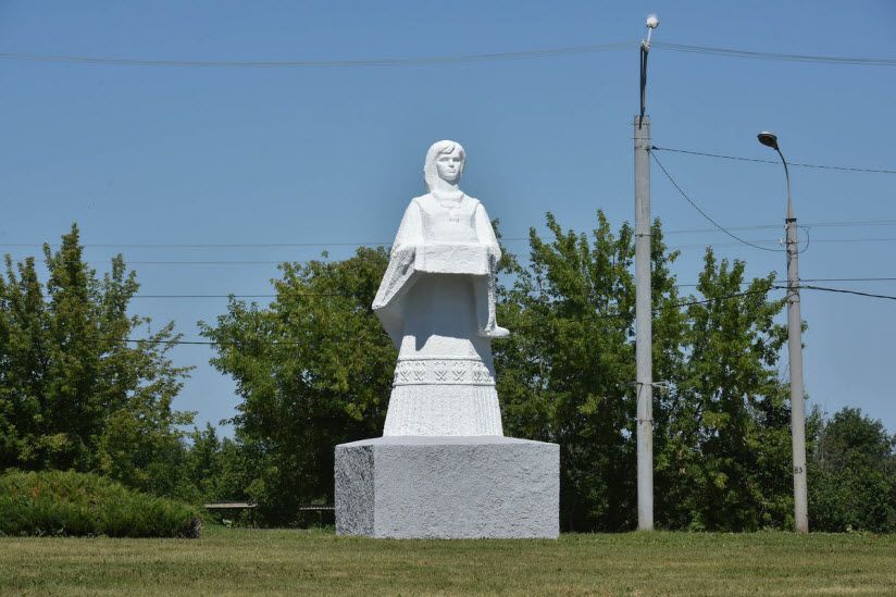 Скульптура «Хлеб-соль»