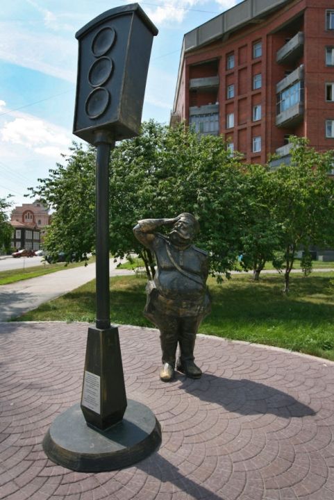 памятник Деловым женщинам