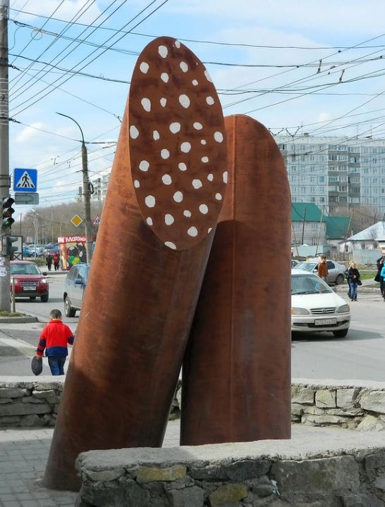 памятник Колбасе