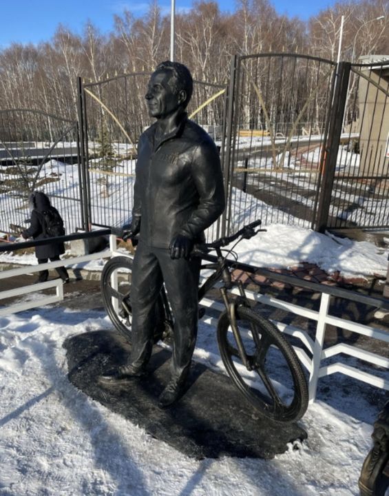 Скульптура Велосипедист