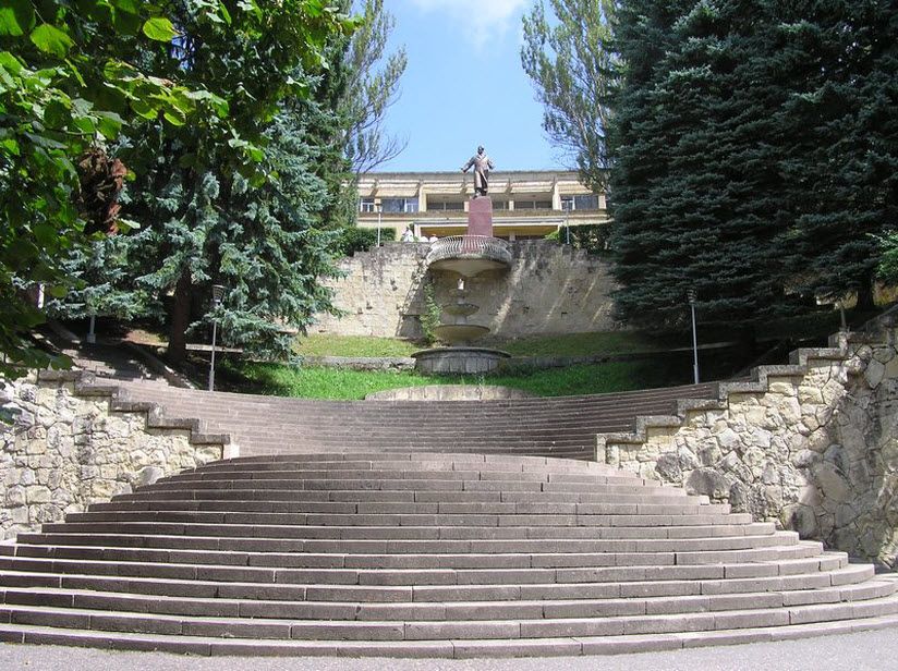 Лестница архитектора И.И. Леонидова