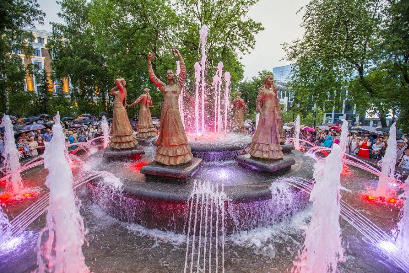 Семь девушек