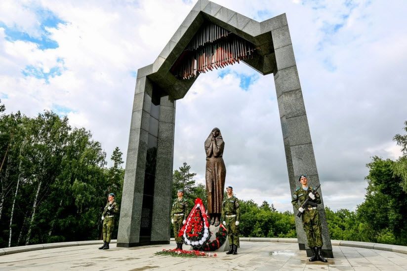 Скорбящая мать