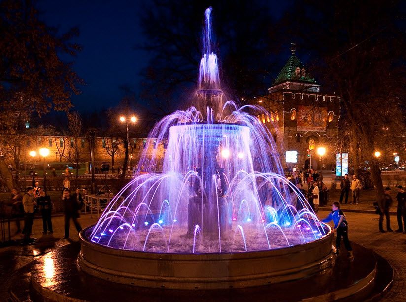 Фонтан на площади Минина и Пожарского