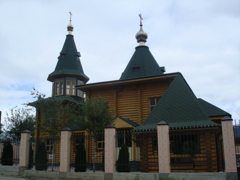 Церковь Трех Святителей в Горячеводском