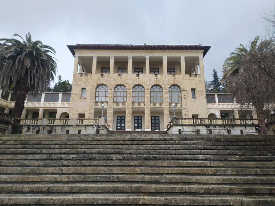 Историческое здание санаторий «Чайка»