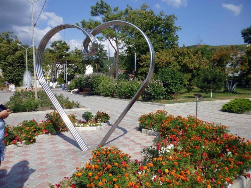Аллея роз