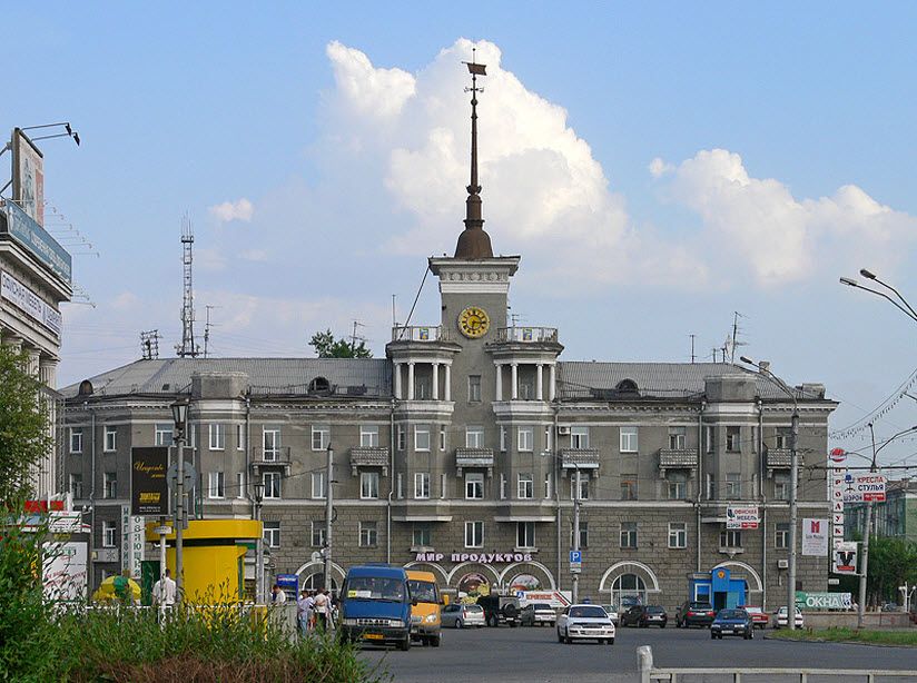Дом под шпилем в Барнауле