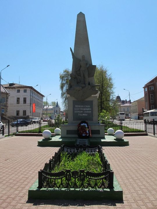 Памятник борцам за установление советской власти