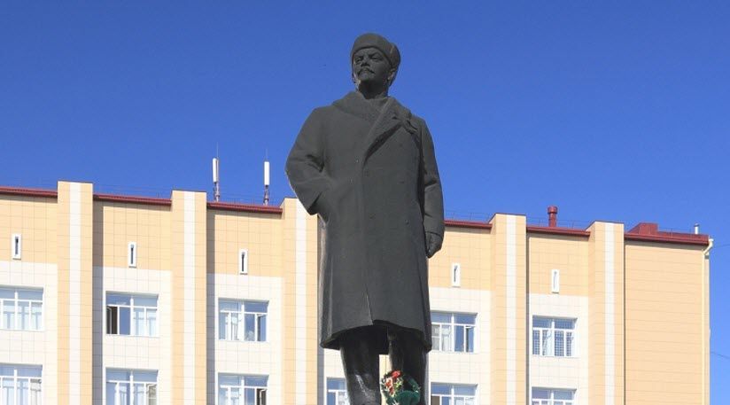 Памятник Ленину