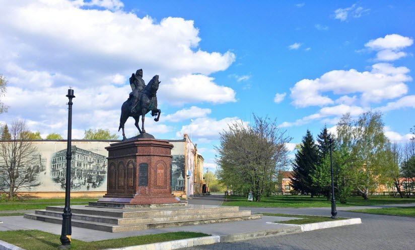 Памятник Петру I