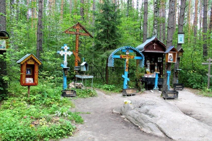 Царский скит и Серафимовы камни