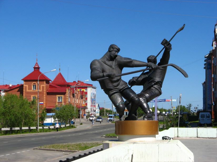 Скульптура «Хоккеисты»