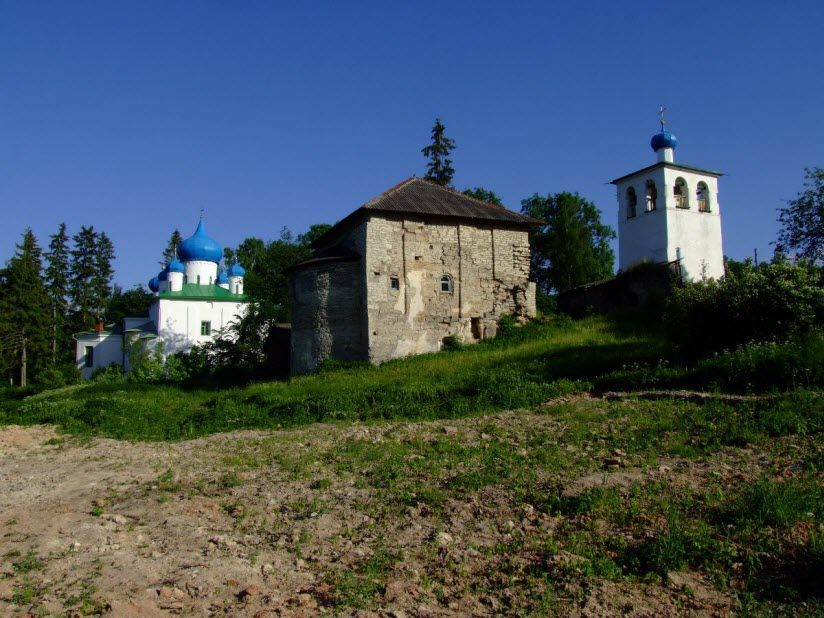 Храм Рождества и Трапезная церковь