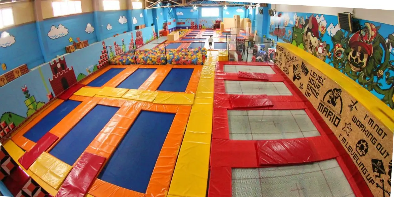 Батутный парк Марио