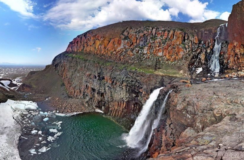 Водопад Красные камни