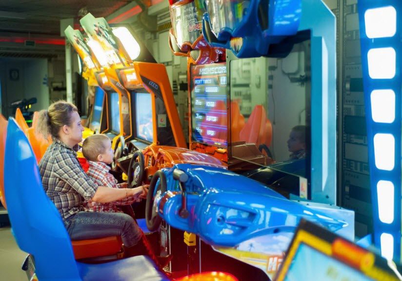 Развлекательный центр и космическая станция «Dark Ride»