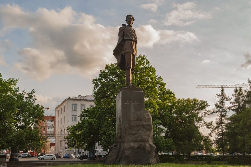 Памятник М. Горькому