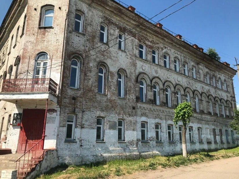 Здание бывшего Духовного училища