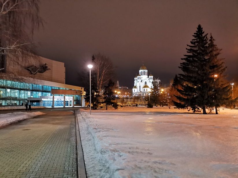 Киноконцертный театр «Космос»