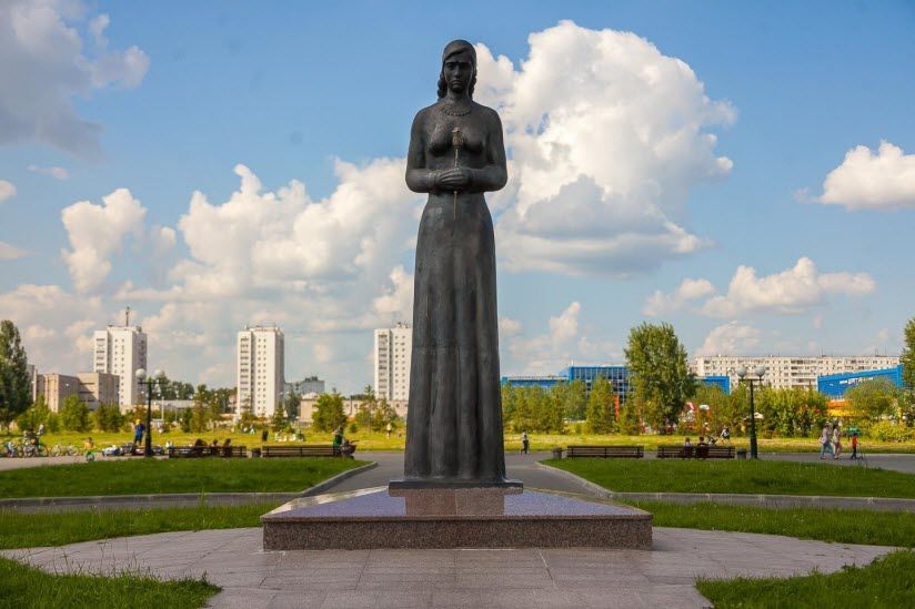 монумент Скорбящая вдова