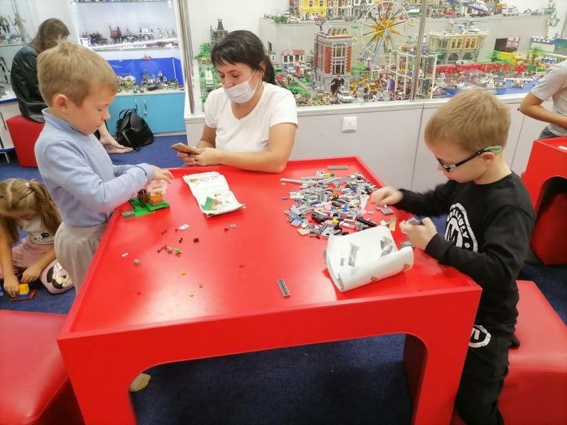 Выставка LEGO «Город П»