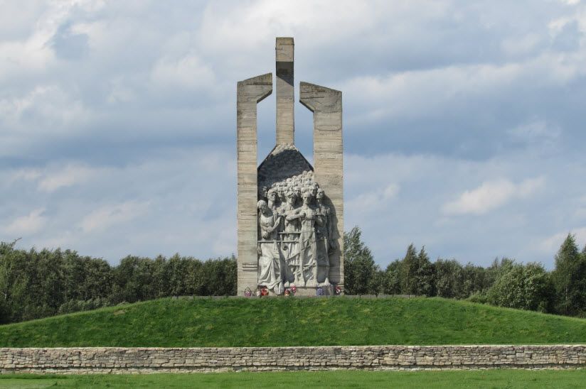 Мемориальный комплекс «Дулаг-100»