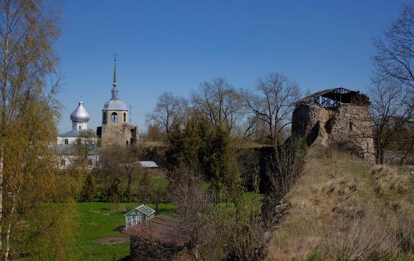 валы Порховской крепости