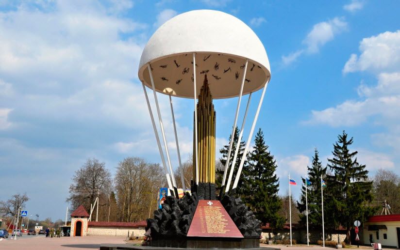 Памятник псковским десантникам