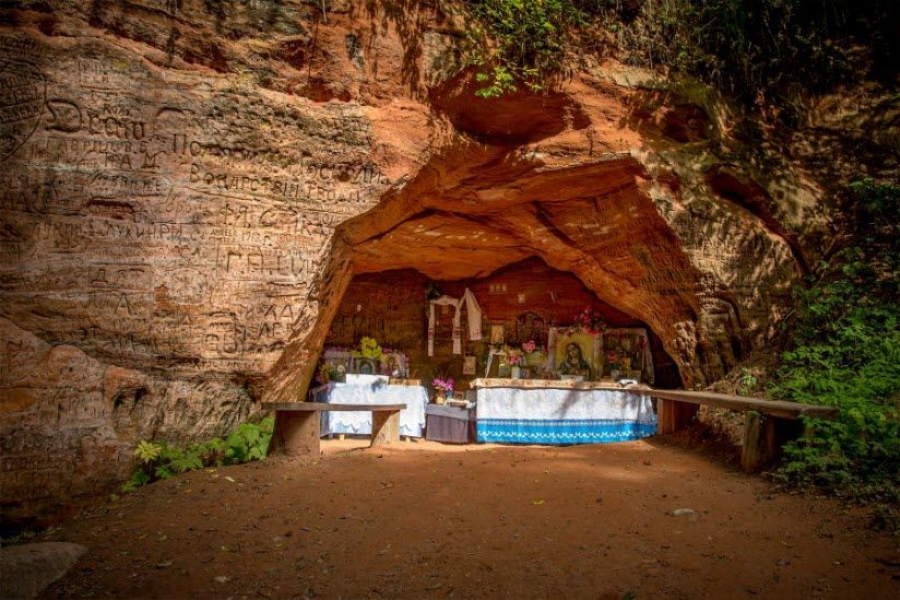 Трутневская пещера