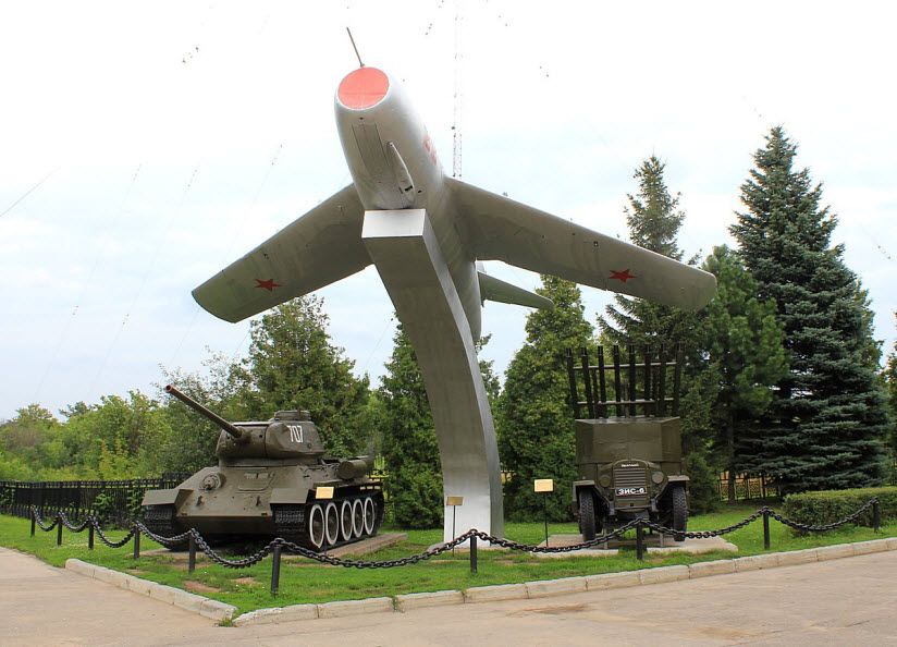 Мемориальный парк «Победа» с выставкой военной техники