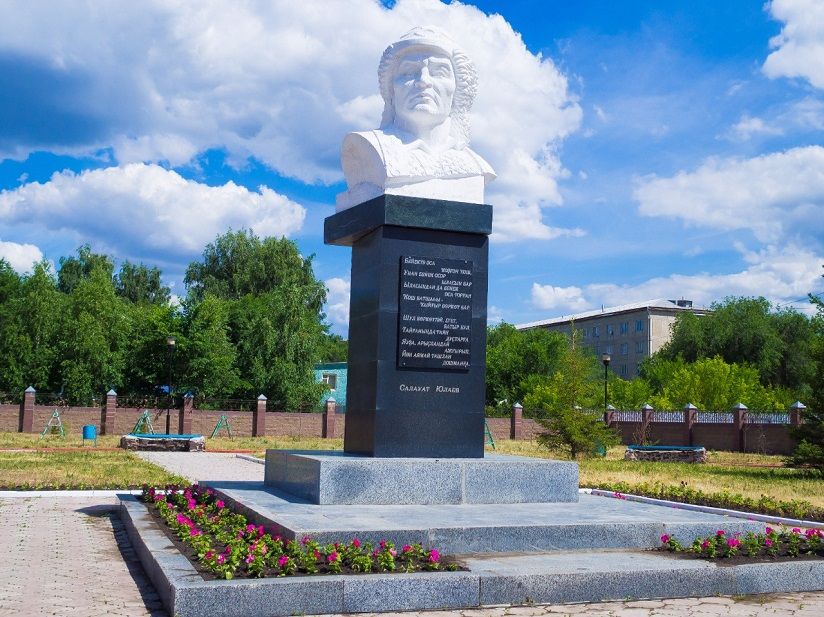 Памятник Салавату Юлаеву
