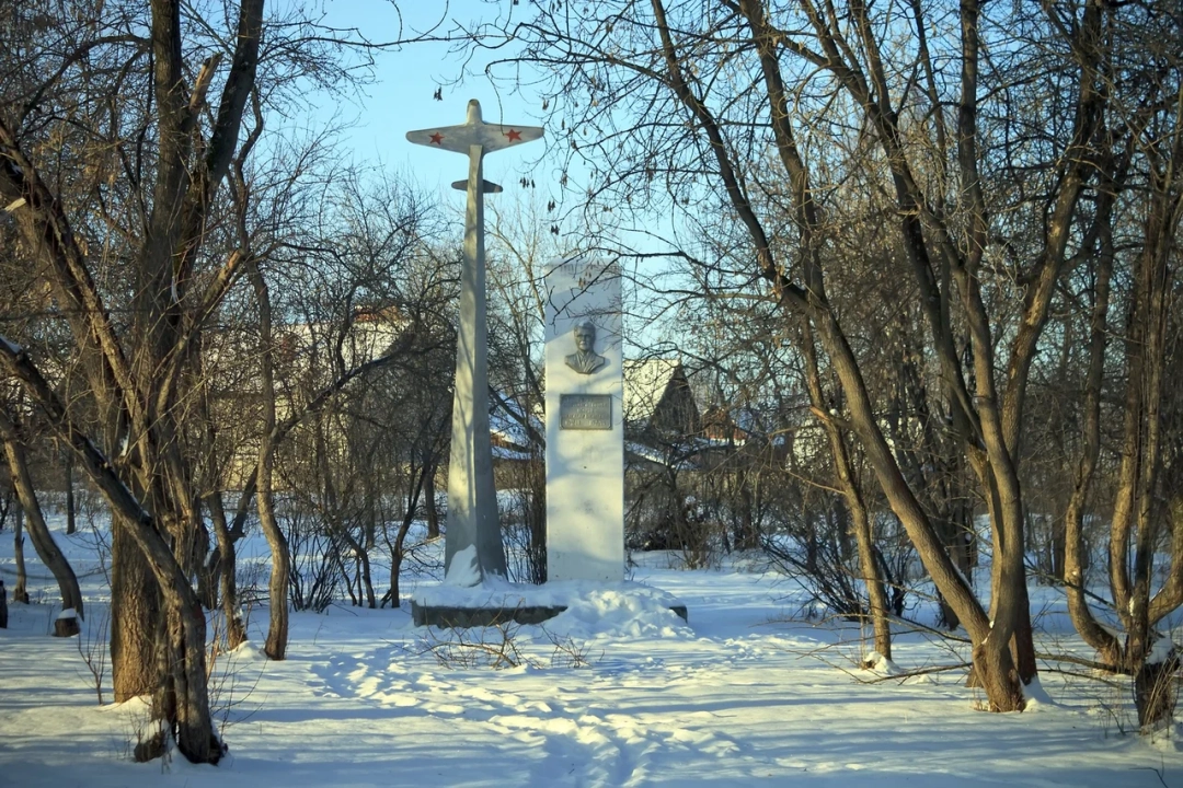 Памятник А.В. Оборину