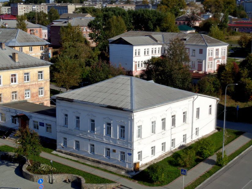 Здание земской управы