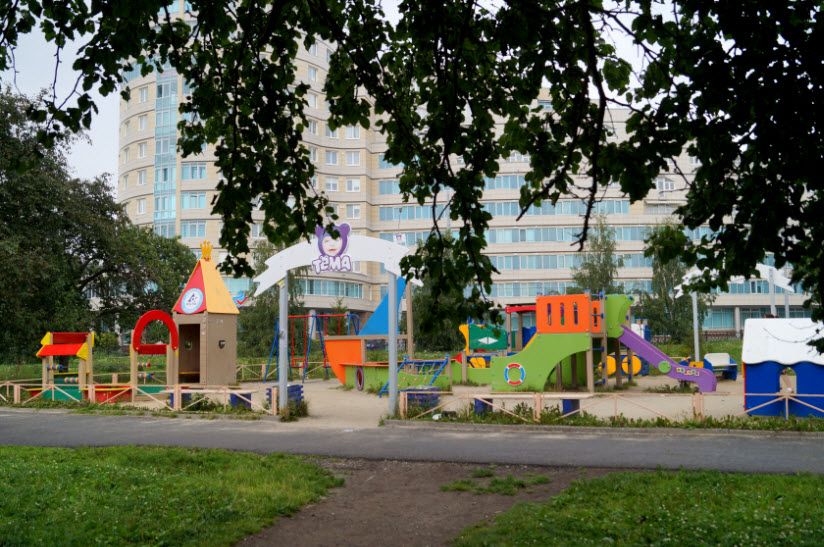 Сквер им. А. Канделя. Детская площадка «Тёма»