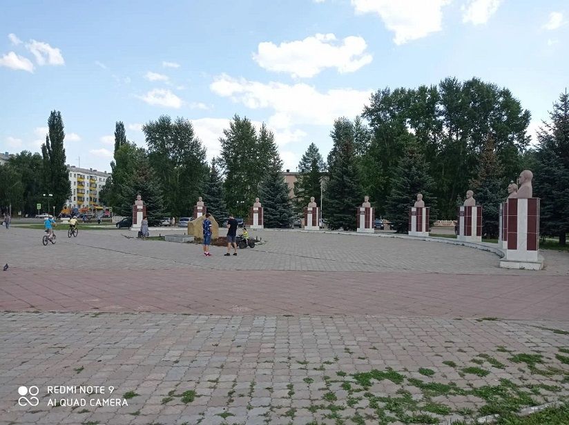 Аллея героев