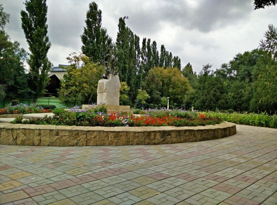 Сквер им. Фазу Алиевой