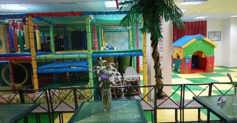 Игровая комната в детском кафе «Сказка»