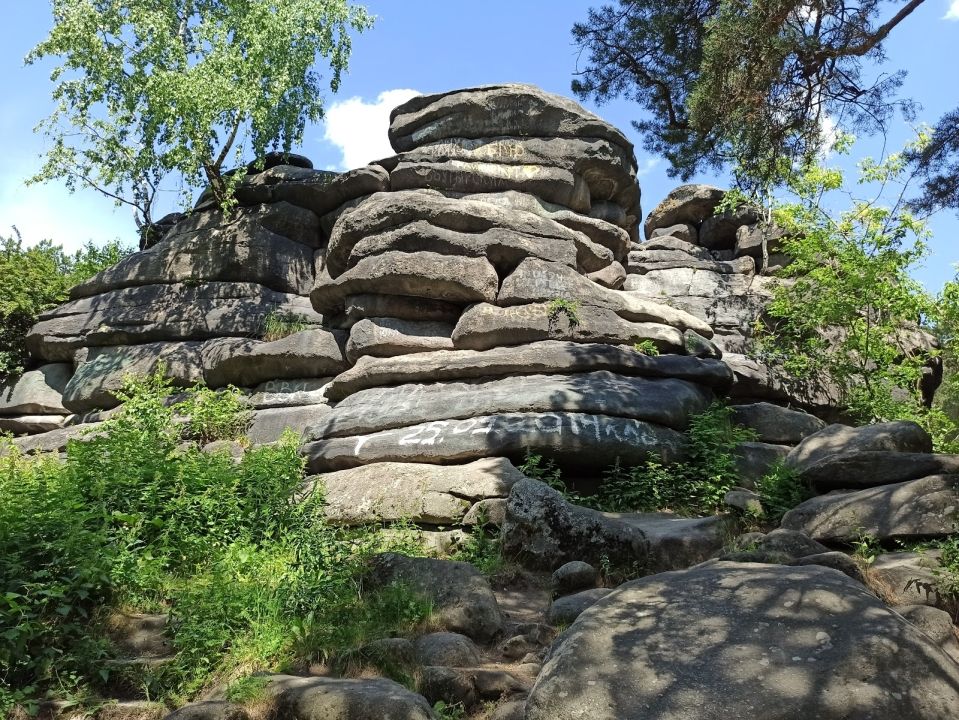 Каменные палатки