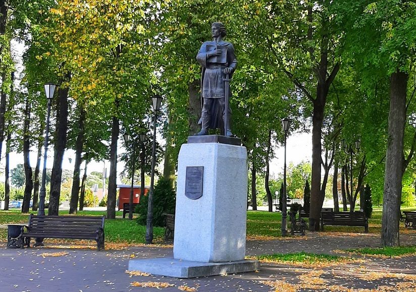 Памятник Изяславу