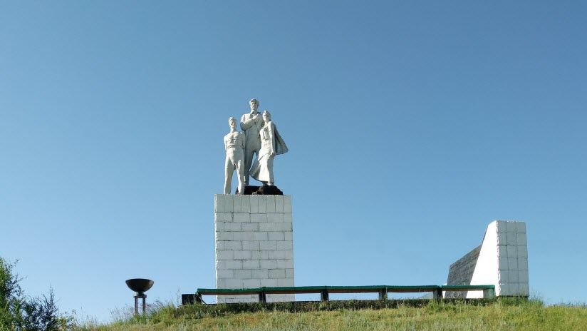 Памятник борцам за утверждение на казахской земле Советской власти