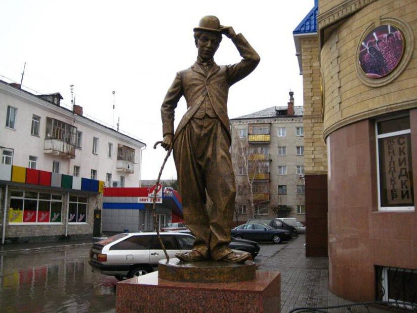 Памятник Чарли Чаплину