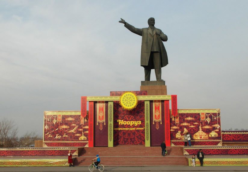 Памятник Ленину