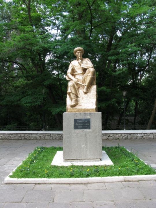 Памятник Токтогулу Сатылганову