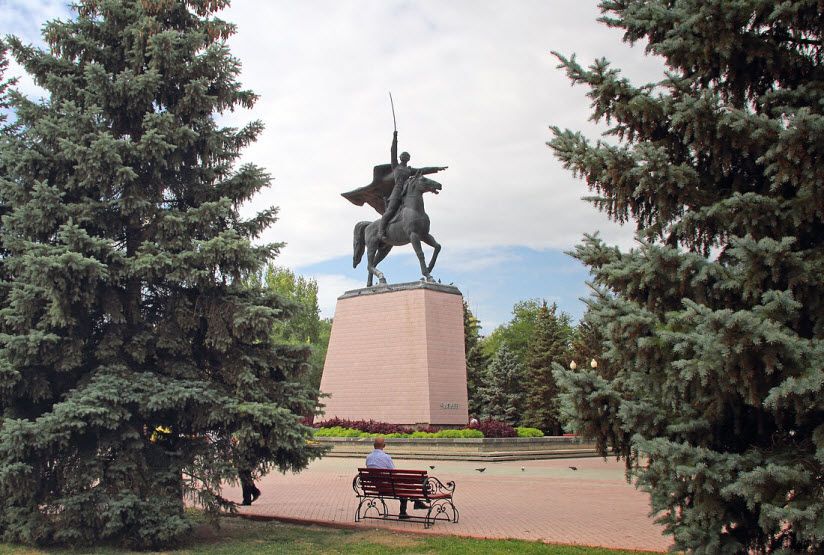 Памятник В.И. Чапаеву