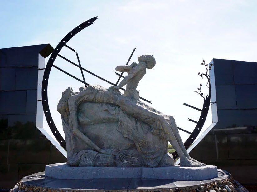 Памятник жертвам голодомора