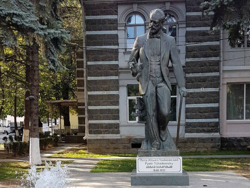 Памятник Чайковскому